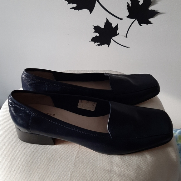 Vintage Scilin Leather Shoes - Picture 2 of 5